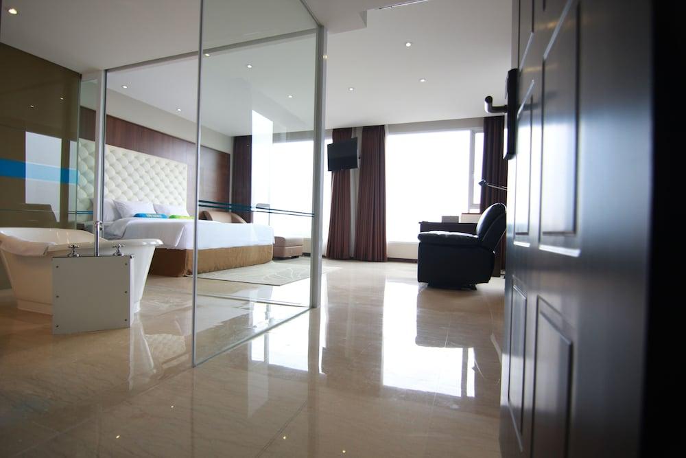 Grand Tebu Hotel Bandung Exterior photo